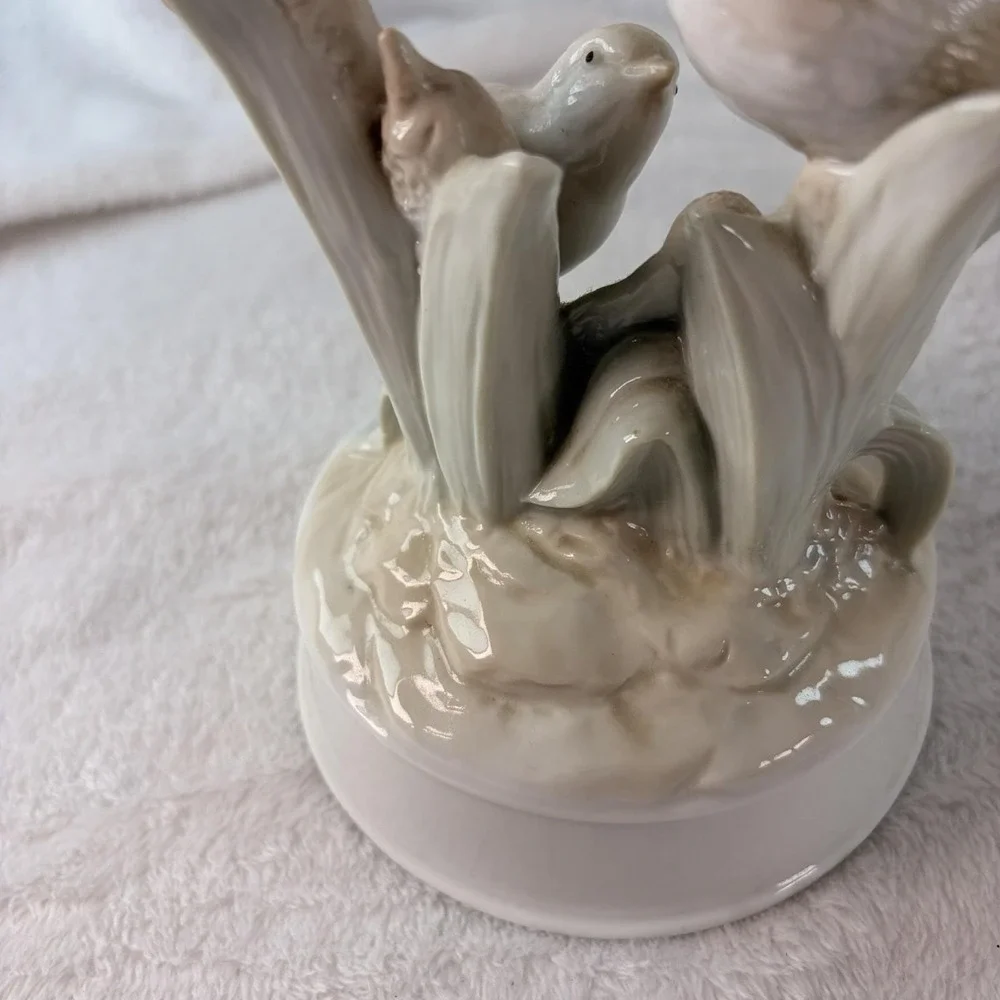 Vintage 70s Porcelain Bird Music Box Figurine Birds in Cattails As Is Repair